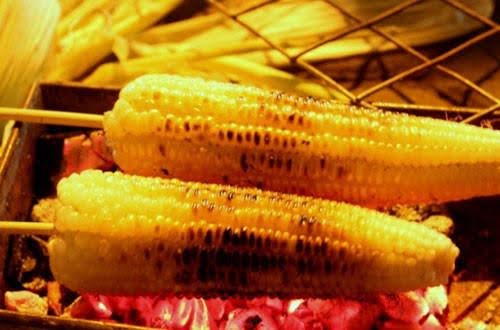 Yêu nhớ những chiều đông bạn và mình đi ăn ngô nướng vỉa hè